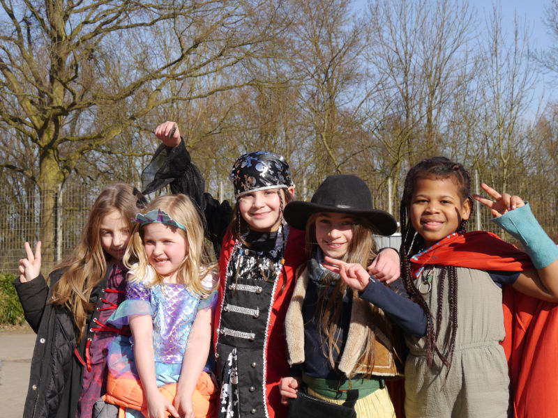 Fasching an der Burgweide - verkleidete Kinder