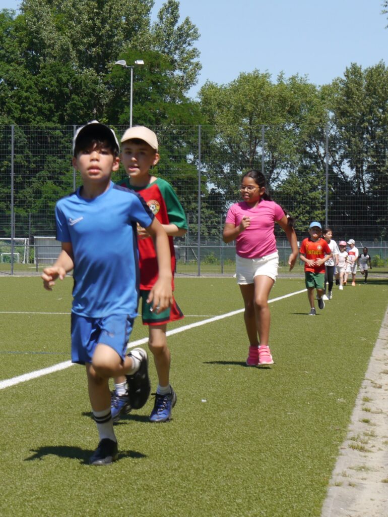 Spielfreude und Spaß am Wettbewerb auf dem Sportfest